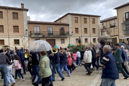 La imagen del santo recorrió las calles de la villa