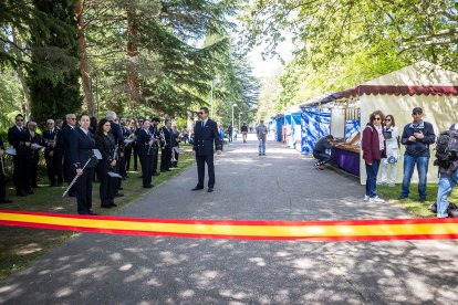 La feria regresa a La Arboleda con la habitual presencia del campo pero también de alimentación, motor o artesanía.
