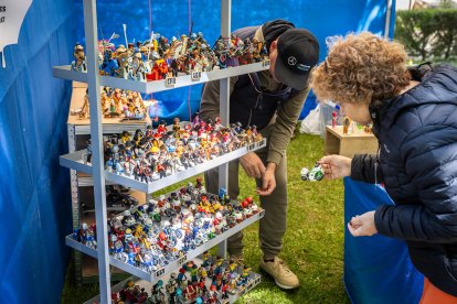 La feria regresa a La Arboleda con la habitual presencia del campo pero también de alimentación, motor o artesanía.