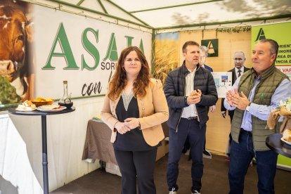 La feria regresa a La Arboleda con la habitual presencia del campo pero también de alimentación, motor o artesanía.