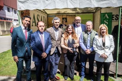 La feria regresa a La Arboleda con la habitual presencia del campo pero también de alimentación, motor o artesanía.
