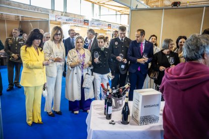La feria regresa a La Arboleda con la habitual presencia del campo pero también de alimentación, motor o artesanía.