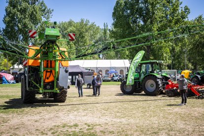 La feria regresa a La Arboleda con la habitual presencia del campo pero también de alimentación, motor o artesanía.