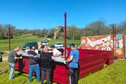 El monte Valonsadero ya luce con sus colores de fiestas