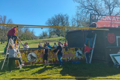 El monte Valonsadero ya luce con sus colores de fiestas