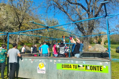 El monte Valonsadero ya luce con sus colores de fiestas