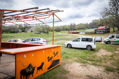 El monte Valonsadero se prepara para recibir a miles de sorianos y visitantes con la instalación de los tradicionales chiringuitos.