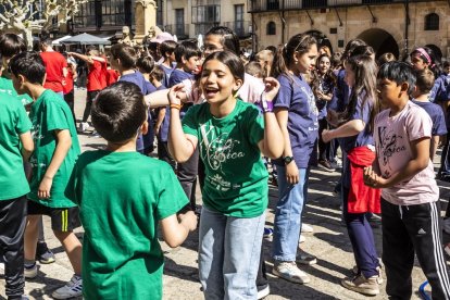 Una jornada de baile y canto para los más pequeños