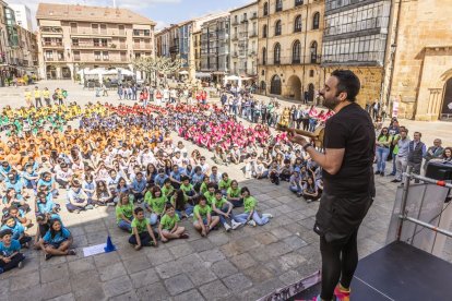 Una jornada de baile y canto para los más pequeños
