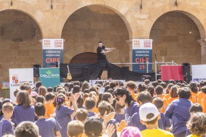 Una jornada de baile y canto para los más pequeños