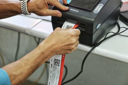 Las taquillas de Los Pajaritos a pleno rendimiento repartiendo entradas.