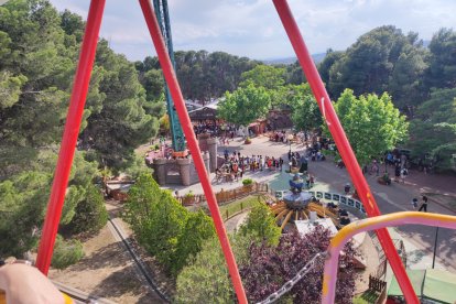 Vista desde la icónica noria del Parque de Atracciones de Zaragoza.