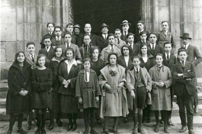 INB Antonio Machado en 1921, profesores Gerardo Diego y alumnos