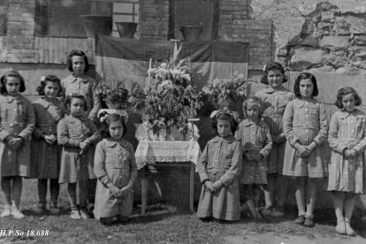 Niñas del Colegio de Almarza en 1938
