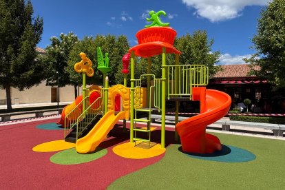Renovado parque infantil en El Burgo de Osma.