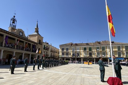 La villa se vuelca en el reconocimiento al Cuerpo en el 181 aniversario de su función.