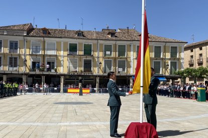 La villa se vuelca en el reconocimiento al Cuerpo en el 181 aniversario de su función.
