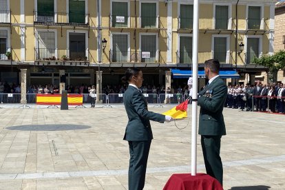 La villa se vuelca en el reconocimiento al Cuerpo en el 181 aniversario de su función.