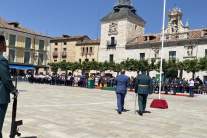 La villa se vuelca en el reconocimiento al Cuerpo en el 181 aniversario de su función.