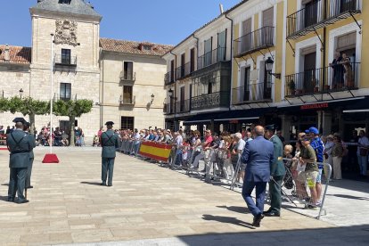 La villa se vuelca en el reconocimiento al Cuerpo en el 181 aniversario de su función.