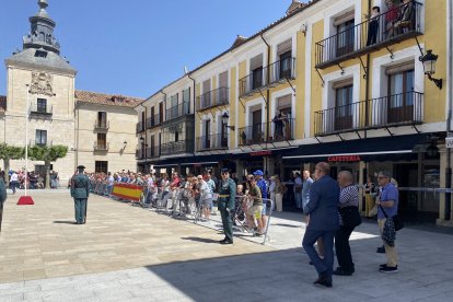 La villa se vuelca en el reconocimiento al Cuerpo en el 181 aniversario de su función.