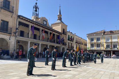 La villa se vuelca en el reconocimiento al Cuerpo en el 181 aniversario de su función.