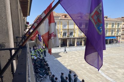 La villa se vuelca en el reconocimiento al Cuerpo en el 181 aniversario de su función.