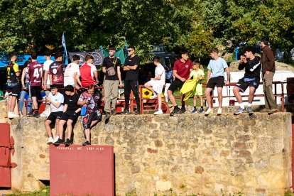Día de fiesta en el monte con la llegada de los toros para la Saca de San Juan 2025.