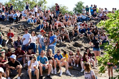 Día de fiesta en el monte con la llegada de los toros para la Saca de San Juan 2025.