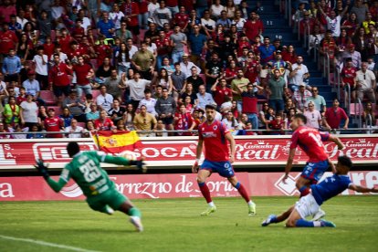 El Numancia pasó del cielo a los infiernos en dos minutos.