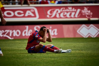 El Numancia pasó del cielo a los infiernos en dos minutos.