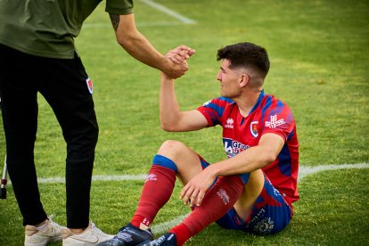 El Numancia pasó del cielo a los infiernos en dos minutos.