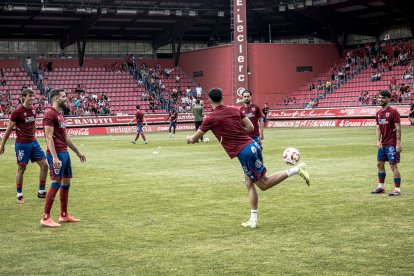El equipo de Aitor Calle pierde ante el Teruel con un gol de penalti en el descuento.