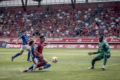 El equipo de Aitor Calle pierde ante el Teruel con un gol de penalti en el descuento.