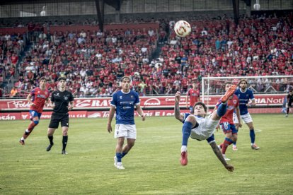 El equipo de Aitor Calle pierde ante el Teruel con un gol de penalti en el descuento.