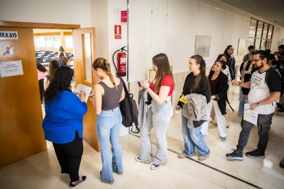 Lengua Castellana, Historia y las asignaturas específicas marcan la primera jornada de exámenes.