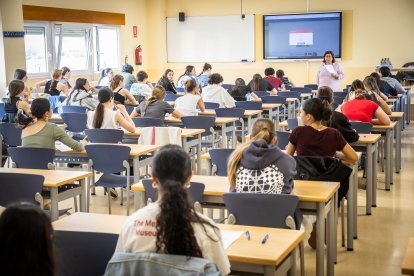 Lengua Castellana, Historia y las asignaturas específicas marcan la primera jornada de exámenes.