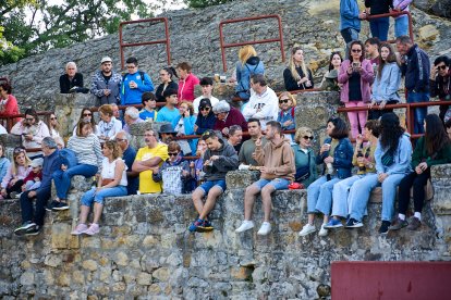 El rápido encierro matutino y el ambiente protagonizan la mañana del Lavalenguas en Valonsadero.