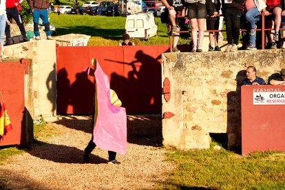 El rápido encierro matutino y el ambiente protagonizan la mañana del Lavalenguas en Valonsadero.