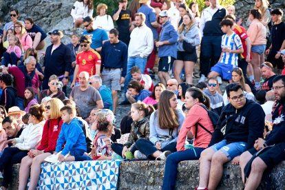 El rápido encierro matutino y el ambiente protagonizan la mañana del Lavalenguas en Valonsadero.