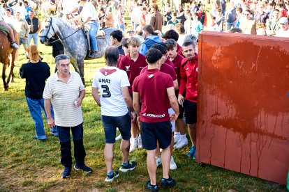 El rápido encierro matutino y el ambiente protagonizan la mañana del Lavalenguas en Valonsadero.