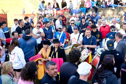 El rápido encierro matutino y el ambiente protagonizan la mañana del Lavalenguas en Valonsadero.