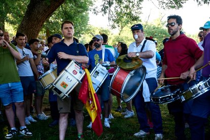El rápido encierro matutino y el ambiente protagonizan la mañana del Lavalenguas en Valonsadero.
