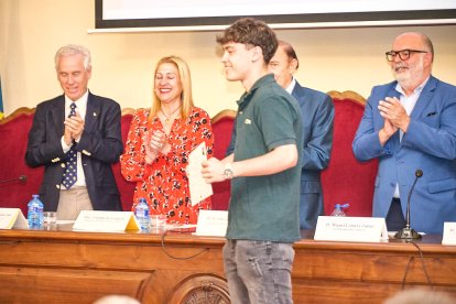 Educación para la protección y desarrollo de la naturaleza y el medio ambiente