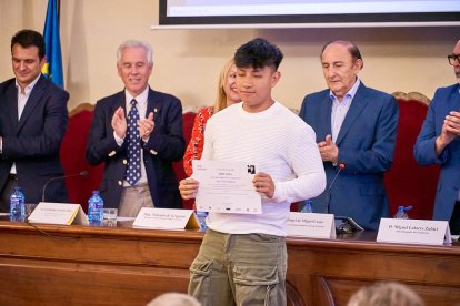 Educación para la protección y desarrollo de la naturaleza y el medio ambiente