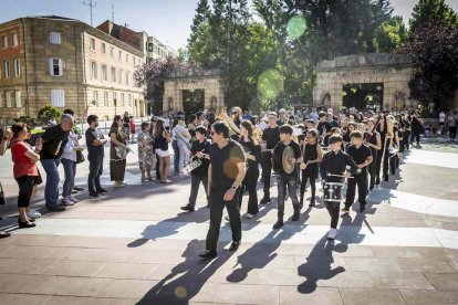 Las calles se llenaron de música