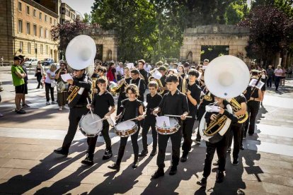 Las calles se llenaron de música