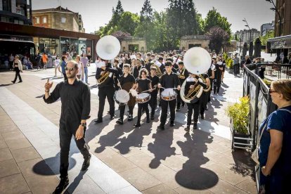Las calles se llenaron de música