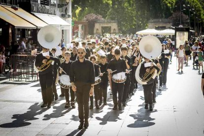 Las calles se llenaron de música