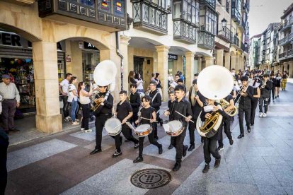 Las calles se llenaron de música